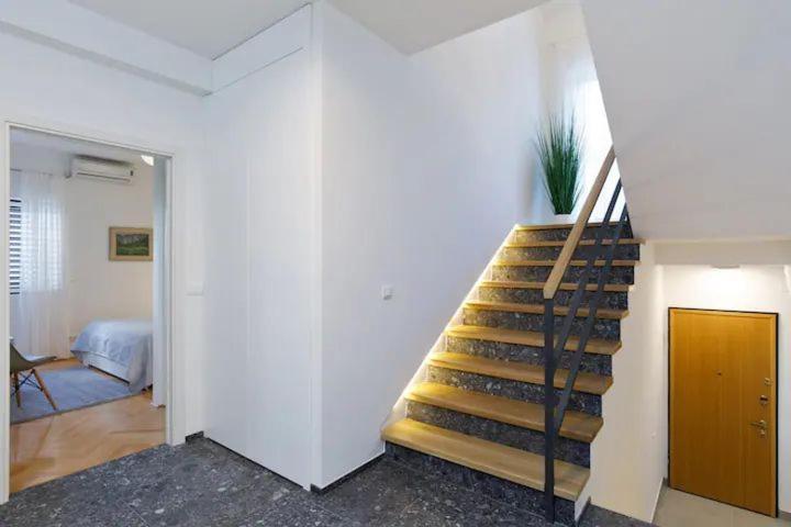 Apartment & Rooms Nugal Makarska Bagian luar foto