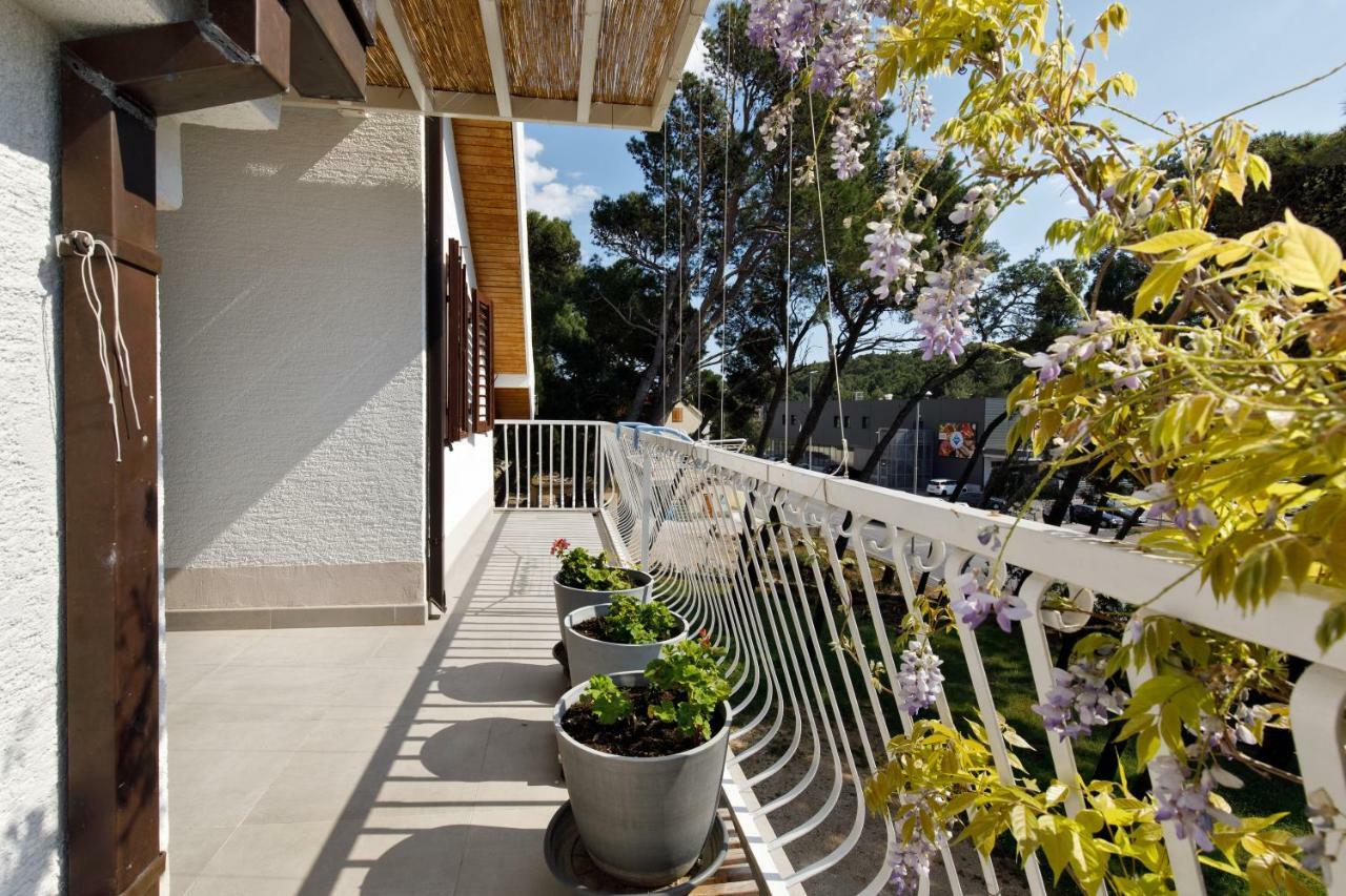 Apartment & Rooms Nugal Makarska Bagian luar foto